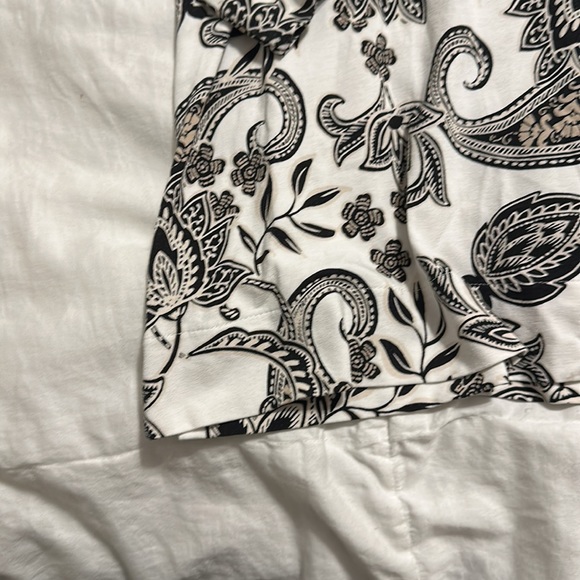 J. Jill - Wearever Collection - Black & White Paisley 3/4 Sleeve Blouse - Medium - Picture 4 of 6
